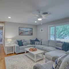 Country Clubhouse Jr | 3BR Dog-Friendly w/ Yard