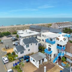 Santorini Sands | Beachside Gem in Dewey-Sleeps 16