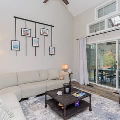 Retreat House | 4BR, Dog Friendly, Mins to Beach