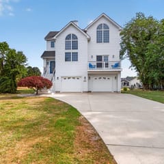 Nolen's Nest | Dog friendly | GameRoom | Mins to Beach