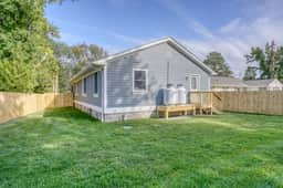 Country Clubhouse Jr | 3BR Dog-Friendly w/ Yard