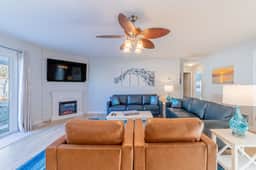 Coastal Quarters -Unit 2 -Spacious, Yard & Firepit