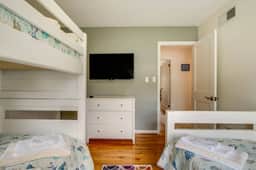 Flip Flop Hideaway | Oceanside, Dog Friendly, Yard