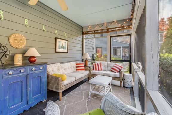 Flynn’s Retreat | Downtown, 4 Blocks to Beach - Image 1