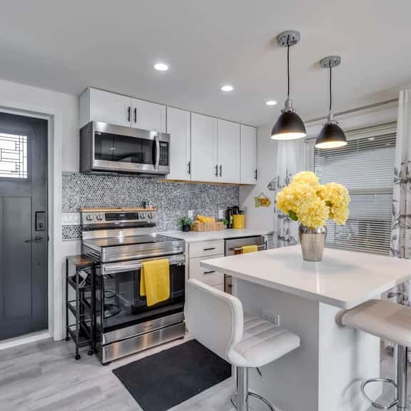 El Capitan | Updated 2BR | Walk to Beach, Dewey - Image 1
