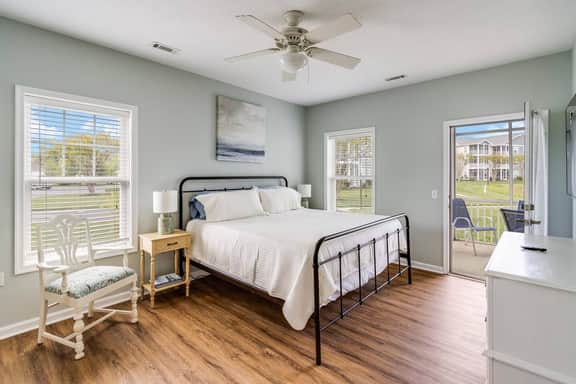 Aw Shucks Condo | Pond View + Pools - Lewes