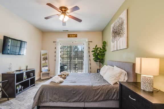 Sunset Vibes | Pond View Condo Near Beaches, Pool