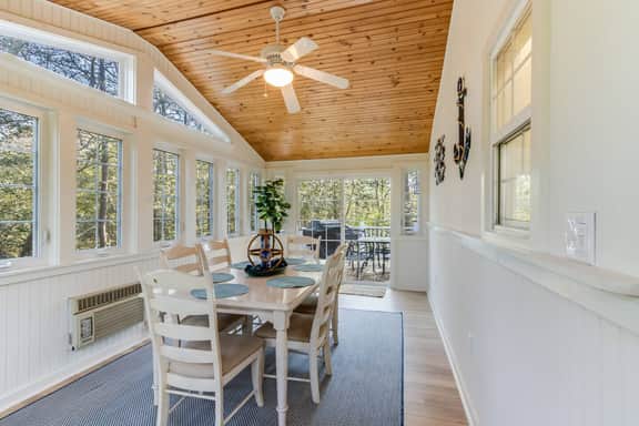 Clearwater Anchor Cottage | Pool -Minutes to Beach