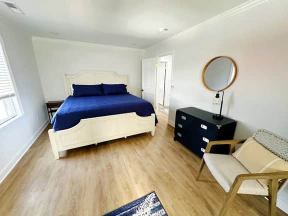 First Station Retreat | Downtown Lewes + Parking