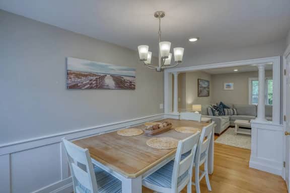 Country Clubhouse Jr | 3BR Dog-Friendly w/ Yard