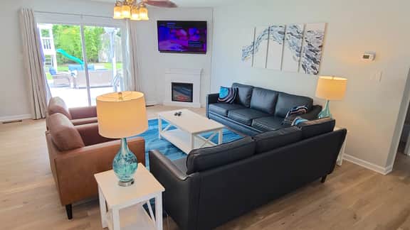 Coastal Quarters -Unit 2 -Spacious, Yard & Firepit