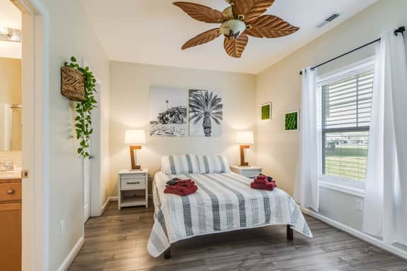 Coastal Zen Condo | Relaxing Condo w/ Pool