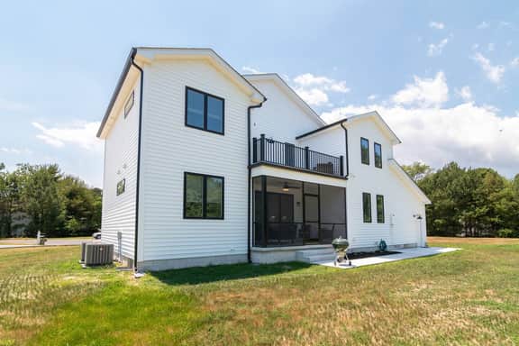 Captain’s Quarters | New 4BR Near Beach & Trail