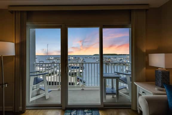 Golden Hour Getaway | Marina & Bay Views in Dewey