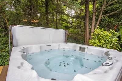 Flamingo Grove | 4BR w/ Hot Tub Near Downtown