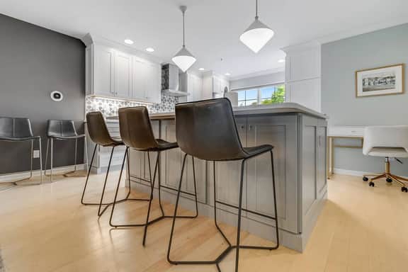 Shorely Blessed | Close to Downtown & Heated Pool