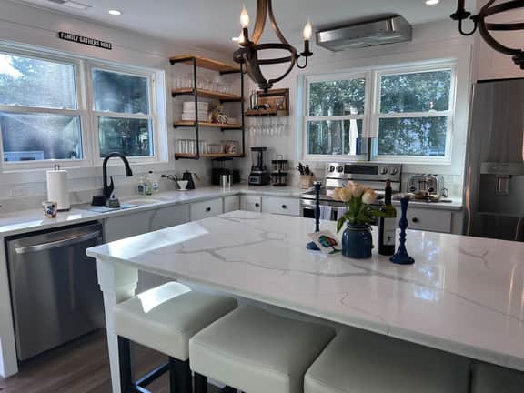 The Blue Pelican | 4BR | Mins to Beach