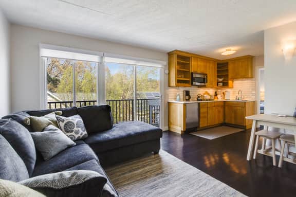 Treehouse by the Sea | Downtown Reho|Walk to Beach