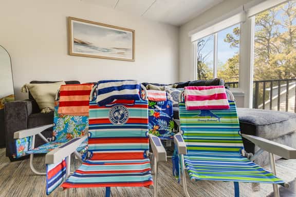 Treehouse by the Sea | Downtown Reho|Walk to Beach