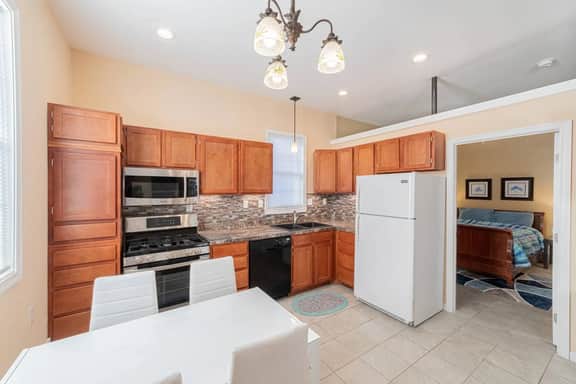 Coastal Quarters - Unit 1 - Charming 2 BR Getaway