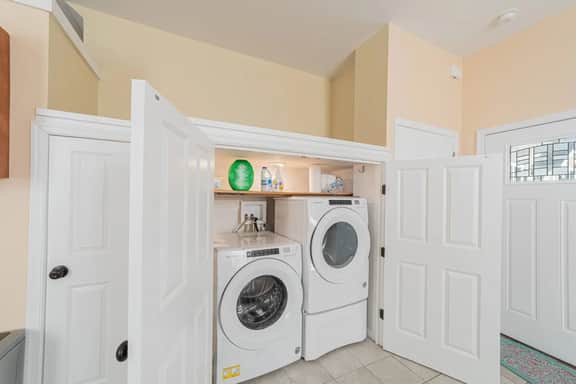 Coastal Quarters - Unit 1 - Charming 2 BR Getaway