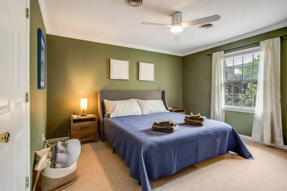 Flamingo Grove | 4BR w/ Hot Tub Near Downtown