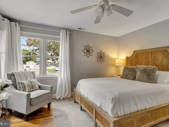Coastal Cottage | 4BR, Dog-Friendly, Sleeps 10