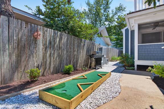 Keys Cottage | Steps to Beach | Rooftop | Firepit