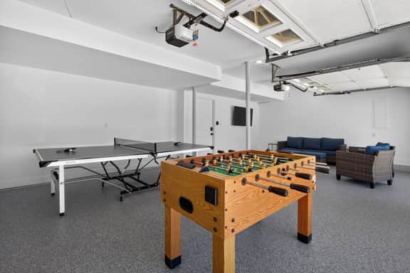 Nolen's Nest | Dog friendly | GameRoom | Mins to Beach