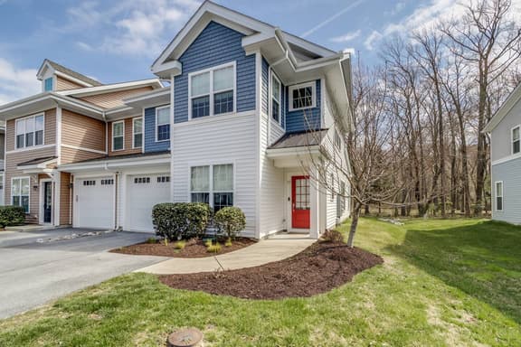 Beach Bums House | 3BR, Dog Friendly, Pool