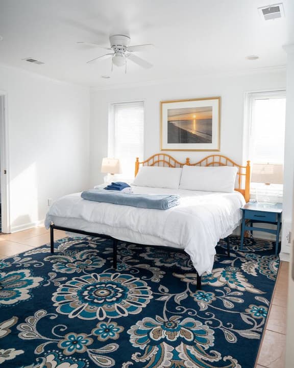 The Beach Loft | Walk to Downtown, Rooftop Deck