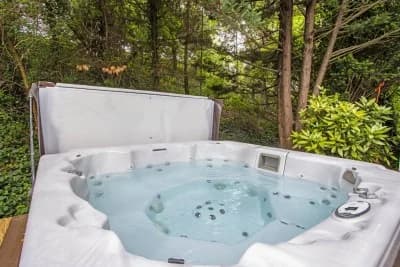 Flamingo Grove | 4BR w/ Hot Tub Near Downtown