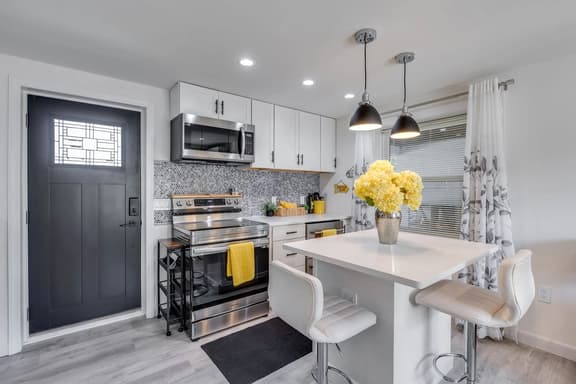 El Capitan | Updated 2BR | Walk to Beach, Dewey