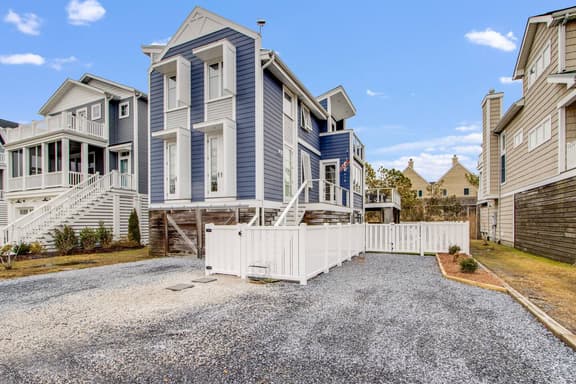 It Takes 2 to Tingle | Hot Tub, Dog-Friendly, Yard