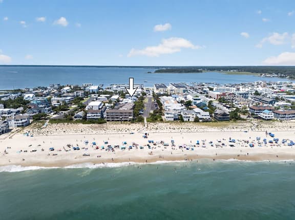 Ocean Five Getaway | Walk to Beach | Dewey